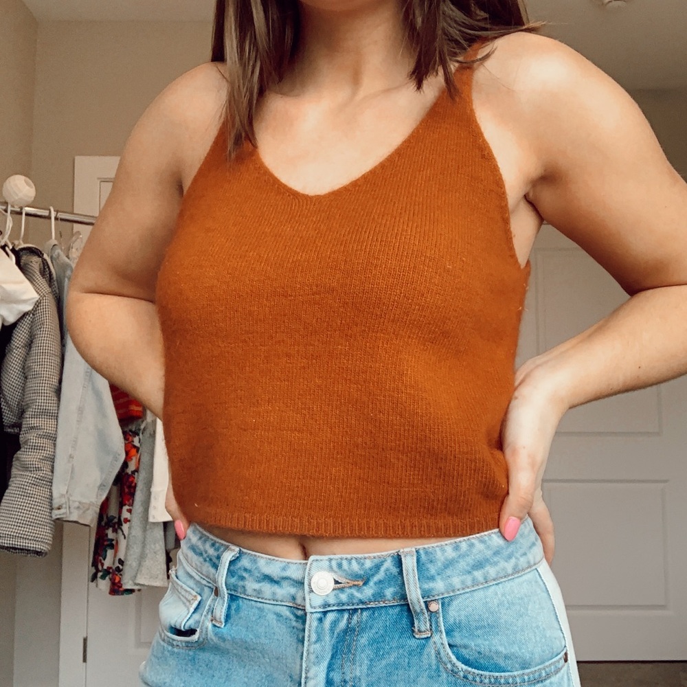 CodexMode Orange Crop Top